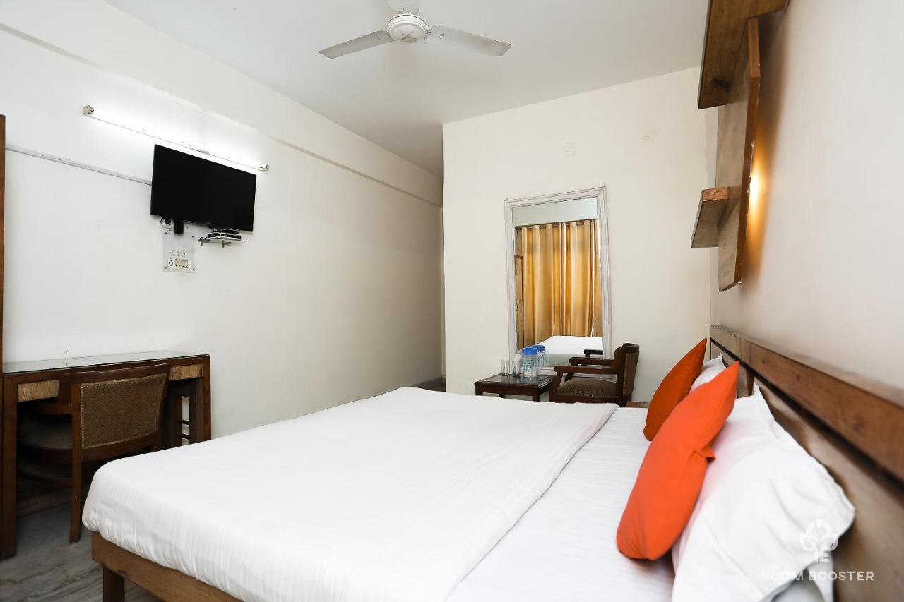 רישיקש Hotel Inderlok מראה חיצוני תמונה