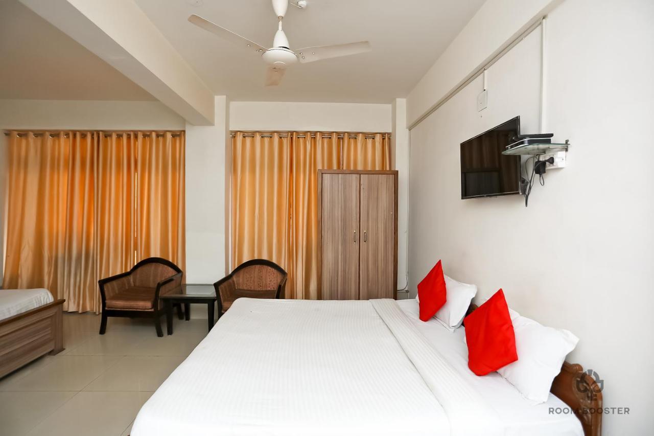 רישיקש Hotel Inderlok מראה חיצוני תמונה